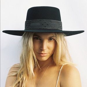 Lackofcolor black Sierra hat